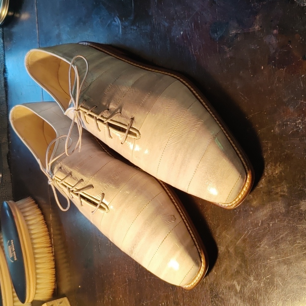 Cream Belvedere eel skin 10M